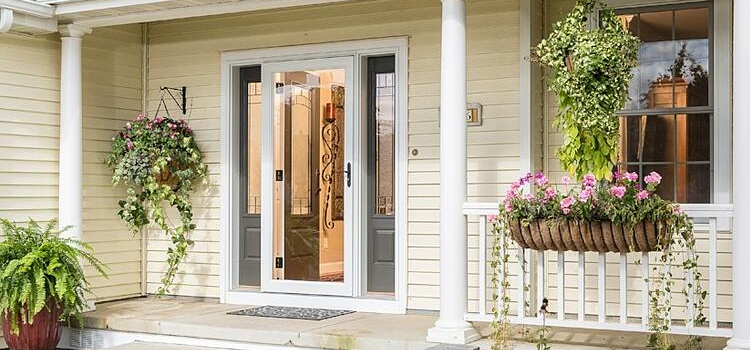screen door installation in Pomona