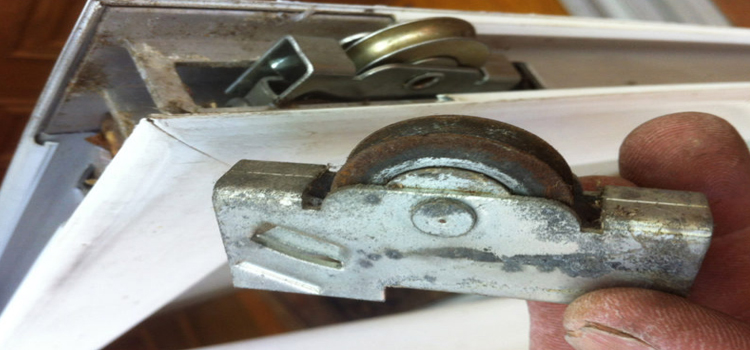 screen door roller repair in Pomona